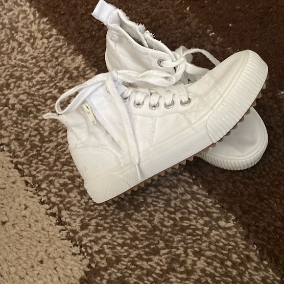 Blowfish white tie up and zip up boots. - Picture 1 of 8